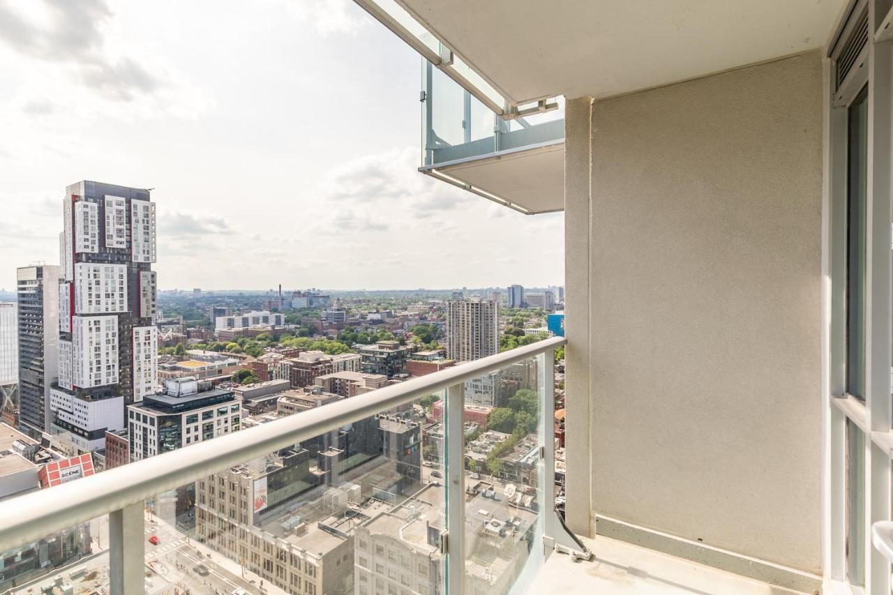 Luxury 2 Bedroom In The Heart Of Entertainment District - City Skyline View & Balcony Toronto Exterior photo